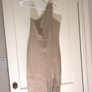 Soprano Nude one shoulder dress with slit